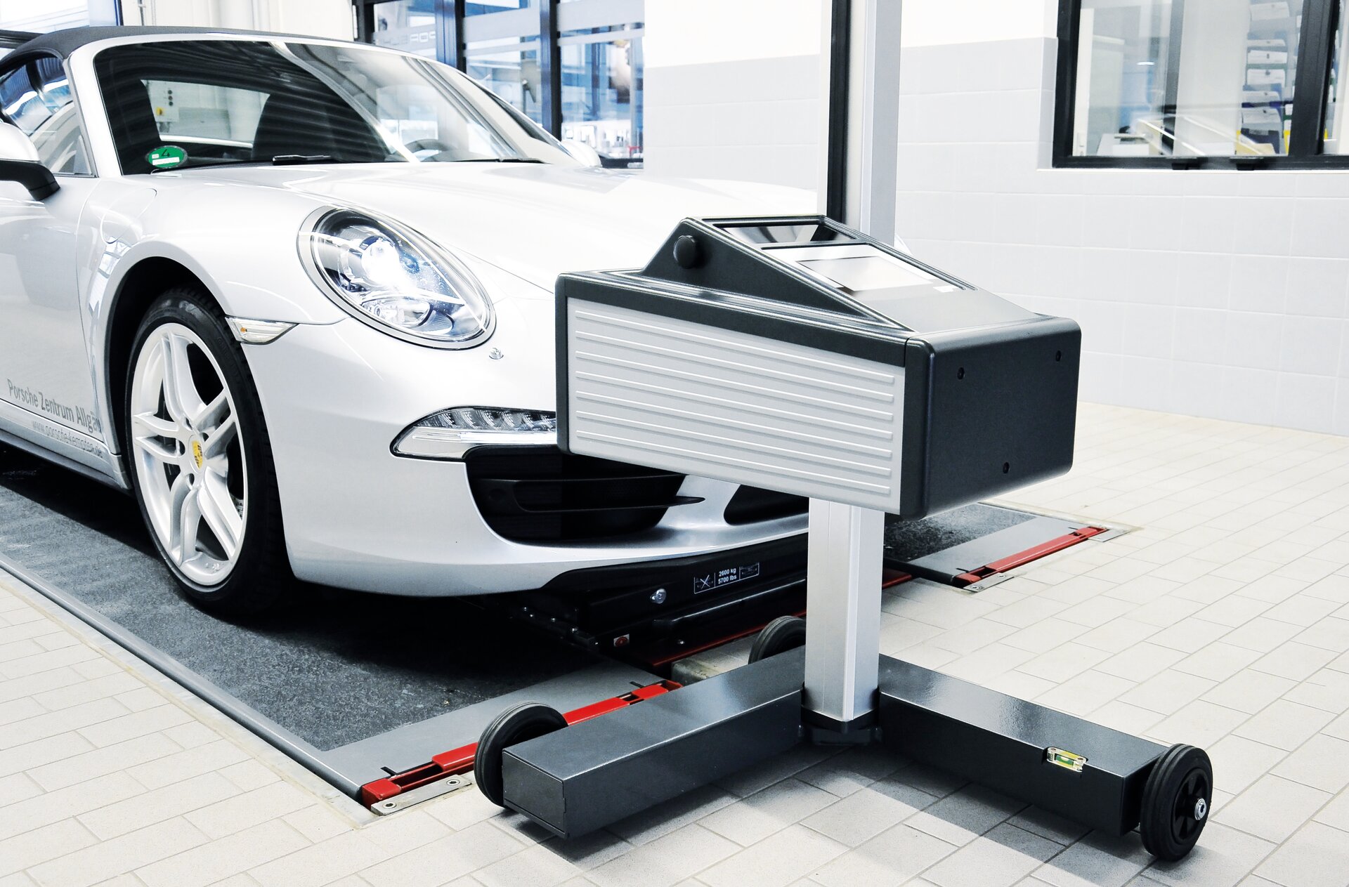 Regolazione professionale fari auto con reglofaro