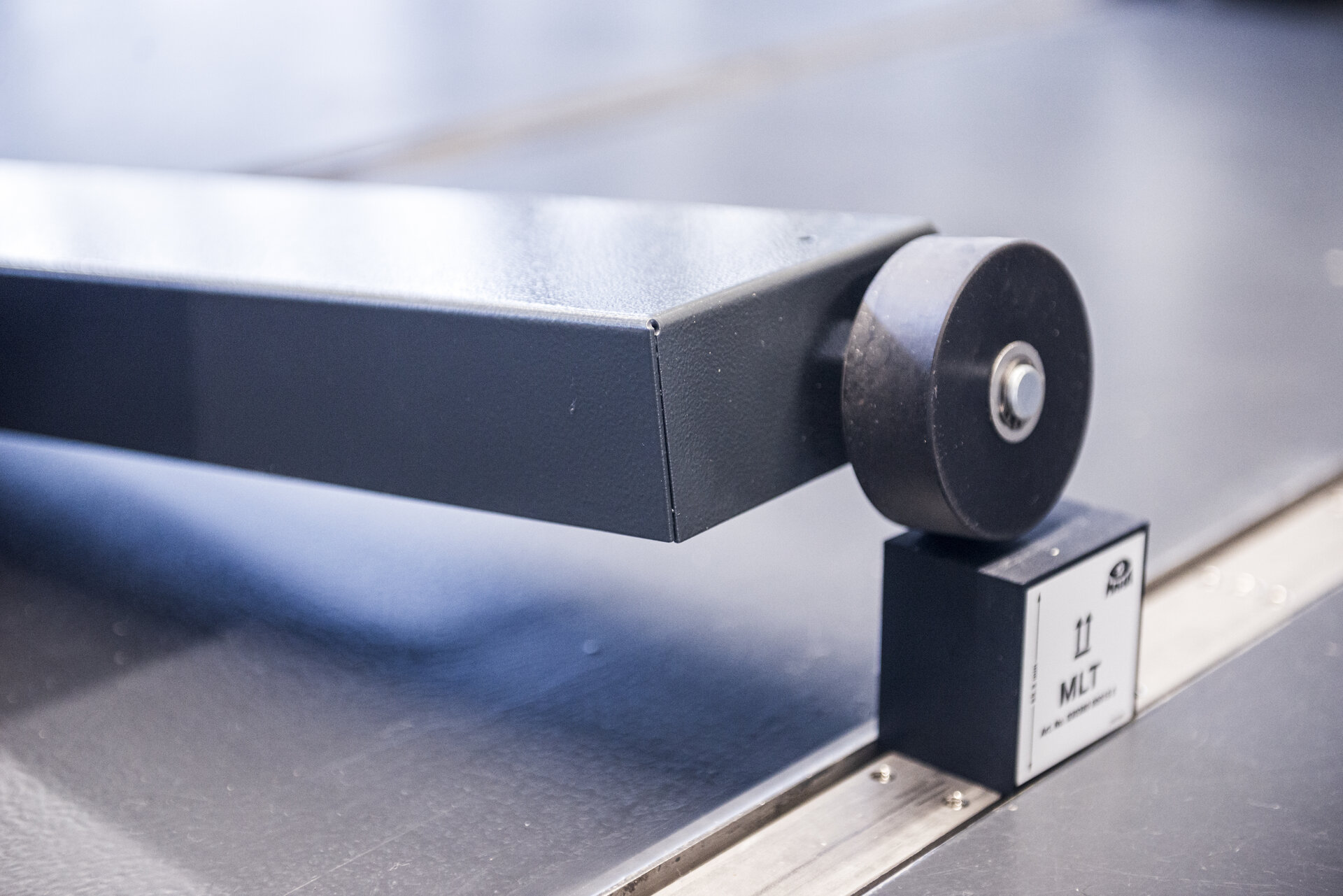 MLT 3000 2.0 – Precision in Headlight Adjustment & Testing | MAHA UK Ltd.
